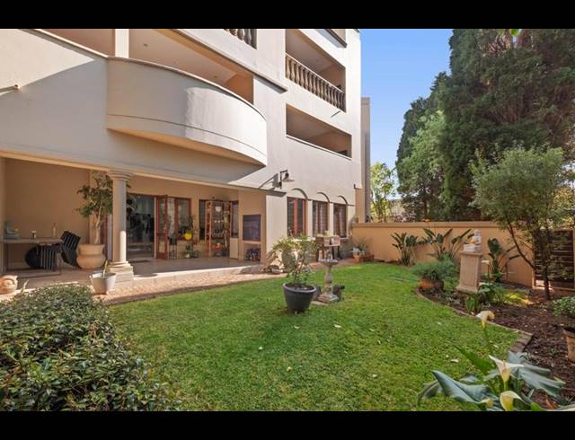 2 BEDROOM TOWNHOUSE FOR SALE IN HYDE PARK